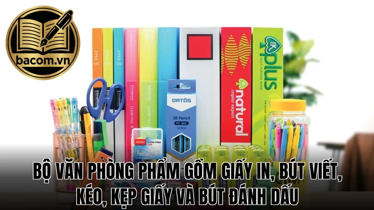 Bộ văn phòng phẩm gồm giấy in, bút viết, kéo, kẹp giấy và bút đánh dấu