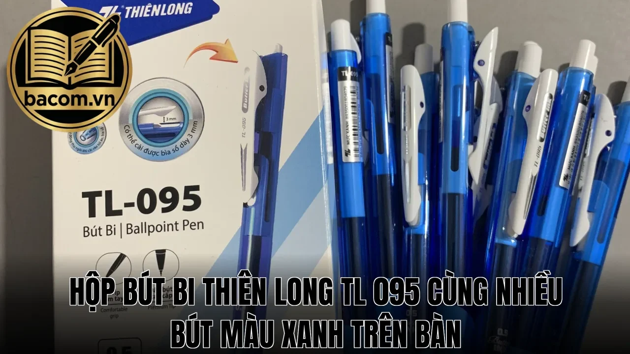 Hộp bút bi Thiên Long TL 095 cùng nhiều bút màu xanh trên bàn
